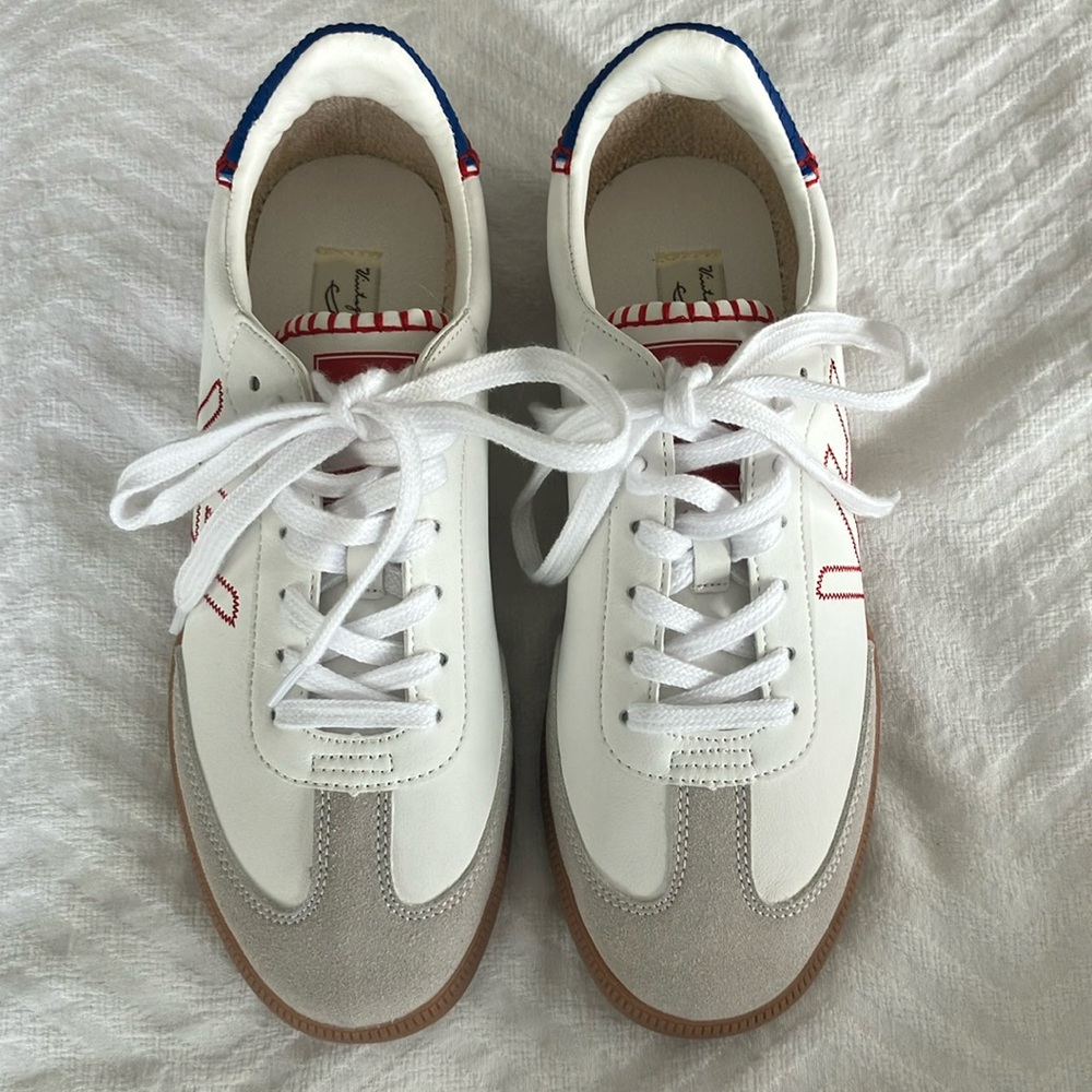 Vintage Havana NIB retro design - white/gray with red/blue stitching/detail